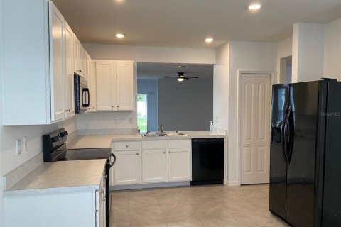 Casa en alquiler en New Smyrna Beach, Florida, 3 dormitorios, 161.28 m2 № 1884952 - foto 4