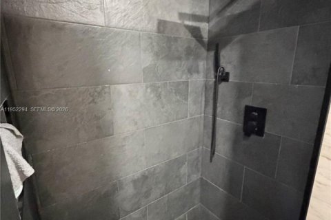 Casa en venta en Pembroke Pines, Florida, 2 dormitorios, 104.98 m2 № 2010036 - foto 12