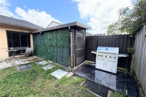 Casa en venta en Pembroke Pines, Florida, 2 dormitorios, 104.98 m2 № 2010036 - foto 20