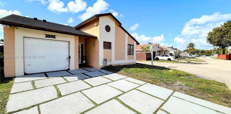 Casa en Pembroke Pines, Florida 2 dormitorios, 104.98 m2 № 2010036