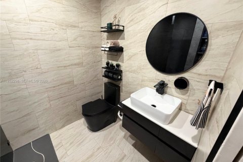 Casa en venta en Pembroke Pines, Florida, 2 dormitorios, 104.98 m2 № 2010036 - foto 10