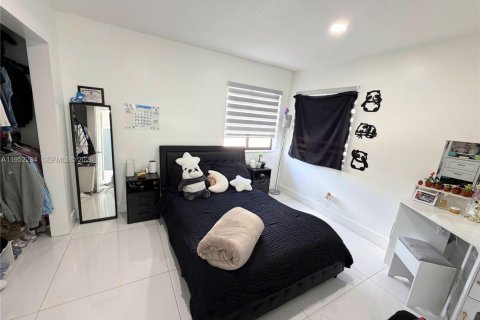 Casa en venta en Pembroke Pines, Florida, 2 dormitorios, 104.98 m2 № 2010036 - foto 15