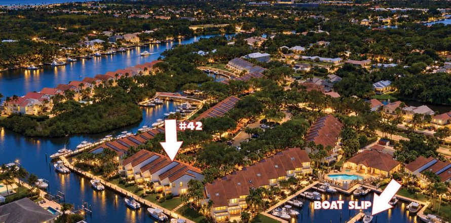 Townhouse in Palm Beach Gardens, Florida 3 bedrooms, 140.65 sq.m. № 2400015