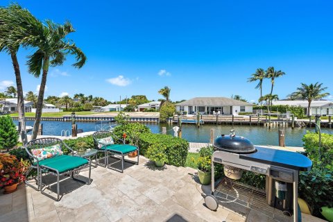 Townhouse in Palm Beach Gardens, Florida 3 bedrooms, 140.65 sq.m. № 2400015 - photo 2