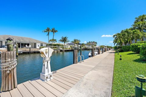 Townhouse in Palm Beach Gardens, Florida 3 bedrooms, 140.65 sq.m. № 2400015 - photo 5