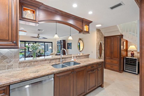 Townhouse in Palm Beach Gardens, Florida 3 bedrooms, 140.65 sq.m. № 2400015 - photo 17