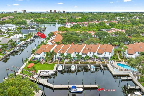 Townhouse in Palm Beach Gardens, Florida 3 bedrooms, 140.65 sq.m. № 2400015 - photo 6