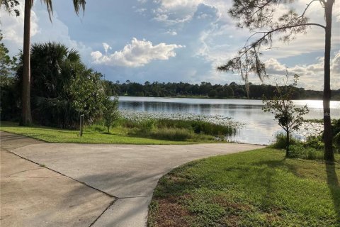 Condo in Orlando, Florida, 3 bedrooms  № 2398357 - photo 13