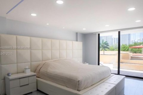 Copropriété à vendre à Sunny Isles Beach, Floride: 3 chambres, 177.44 m2 № 2400572 - photo 20