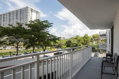 Copropriété à vendre à Sunny Isles Beach, Floride: 3 chambres, 177.44 m2 № 2400572 - photo 24