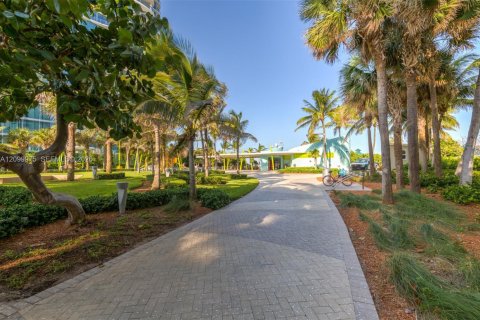 Copropriété à vendre à Sunny Isles Beach, Floride: 3 chambres, 177.44 m2 № 2400572 - photo 11