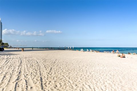 Copropriété à vendre à Sunny Isles Beach, Floride: 3 chambres, 177.44 m2 № 2400572 - photo 5