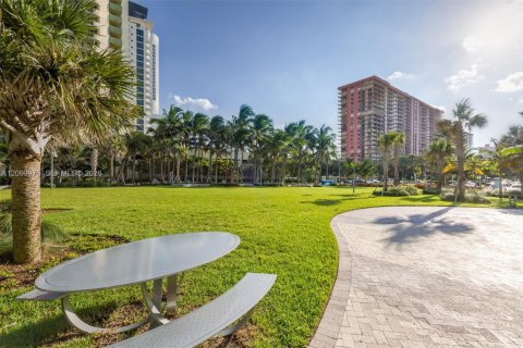 Copropriété à vendre à Sunny Isles Beach, Floride: 3 chambres, 177.44 m2 № 2400572 - photo 7
