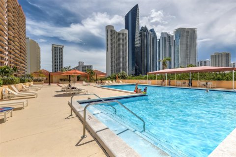 Copropriété à vendre à Sunny Isles Beach, Floride: 3 chambres, 177.44 m2 № 2400572 - photo 25