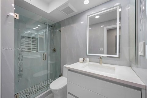 Copropriété à vendre à Sunny Isles Beach, Floride: 3 chambres, 177.44 m2 № 2400572 - photo 29
