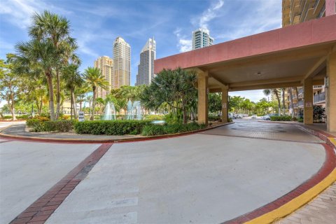 Copropriété à vendre à Sunny Isles Beach, Floride: 3 chambres, 177.44 m2 № 2400572 - photo 13