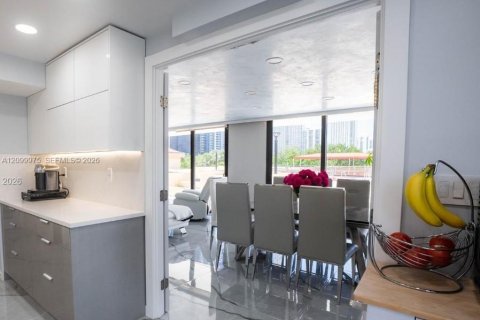 Copropriété à vendre à Sunny Isles Beach, Floride: 3 chambres, 177.44 m2 № 2400572 - photo 18