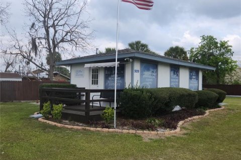 Commercial property in Ocala, Florida 44.59 sq.m. № 2369307