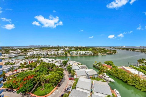 Купить кондоминиум в Майами-Бич, Флорида 2 спальни, 106.37м2, № 2053685 - фото 10