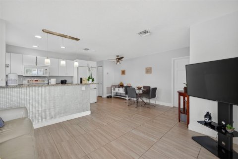 Condominio en venta en Fort Lauderdale, Florida, 2 dormitorios, 85.01 m2 № 1857119 - foto 11