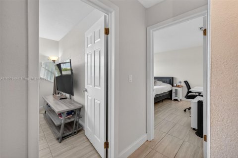 Condominio en venta en Fort Lauderdale, Florida, 2 dormitorios, 85.01 m2 № 1857119 - foto 23