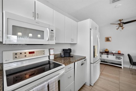Condominio en venta en Fort Lauderdale, Florida, 2 dormitorios, 85.01 m2 № 1857119 - foto 19