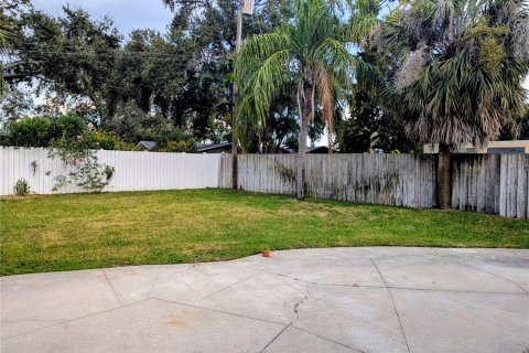 Снять в аренду виллу или дом в Сент-Питерсберг, Флорида 1 комната, 106.28м2, № 1877026 - фото 16