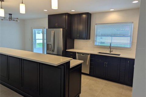 Снять в аренду виллу или дом в Сент-Питерсберг, Флорида 1 комната, 106.28м2, № 1877026 - фото 5