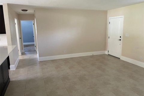 Снять в аренду виллу или дом в Сент-Питерсберг, Флорида 1 комната, 106.28м2, № 1877026 - фото 2