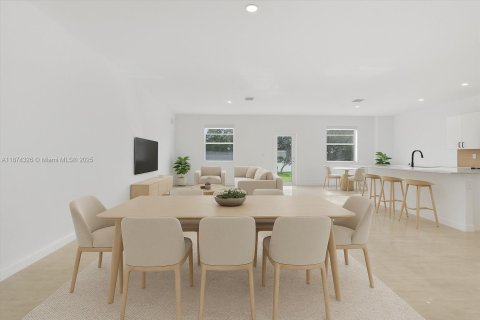 House in Miami, Florida 5 bedrooms, 281.77 sq.m. № 1921128 - photo 3