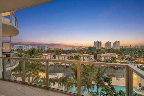 Condominio en venta en Aventura, Florida, 3 dormitorios, 126.53 m2 № 2066628 - foto 19