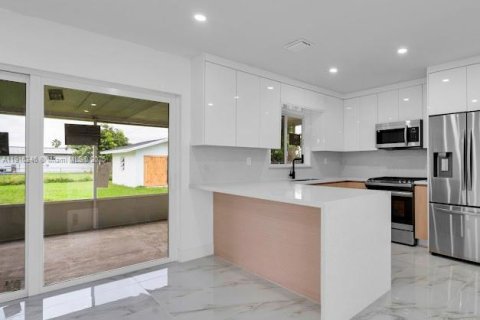 Casa en venta en Homestead, Florida, 3 dormitorios, 94.02 m2 № 1970936 - foto 18