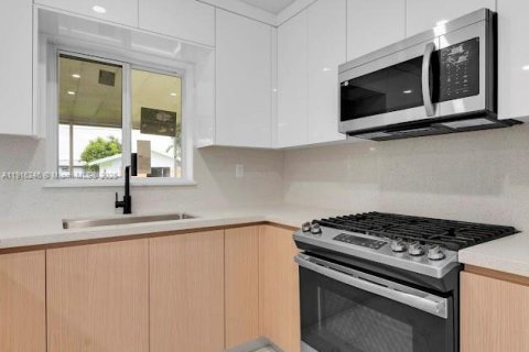 Casa en venta en Homestead, Florida, 3 dormitorios, 94.02 m2 № 1970936 - foto 20