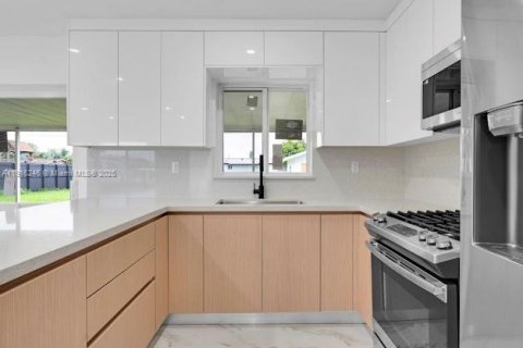 Casa en venta en Homestead, Florida, 3 dormitorios, 94.02 m2 № 1970936 - foto 21