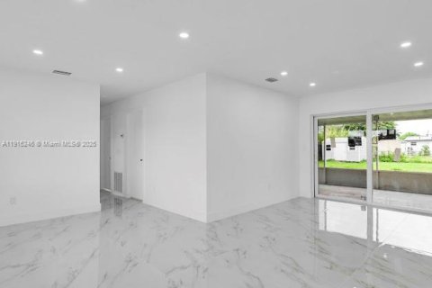 Casa en venta en Homestead, Florida, 3 dormitorios, 94.02 m2 № 1970936 - foto 15