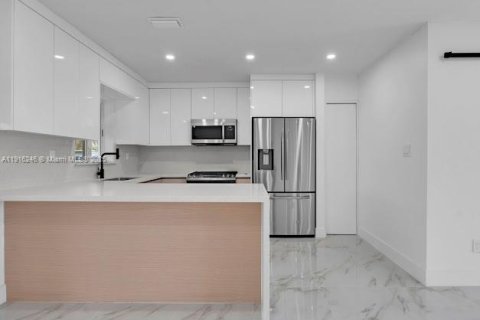 Casa en venta en Homestead, Florida, 3 dormitorios, 94.02 m2 № 1970936 - foto 17