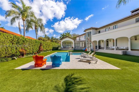 House in Coral Gables, Florida 6 bedrooms, 608.32 sq.m. № 2020757 - photo 29