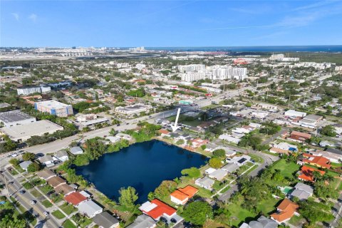 Casa en venta en Dania Beach, Florida, 3 dormitorios, 139.73 m2 № 1809221 - foto 21