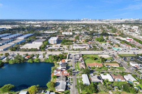 Casa en venta en Dania Beach, Florida, 3 dormitorios, 139.73 m2 № 1809221 - foto 22