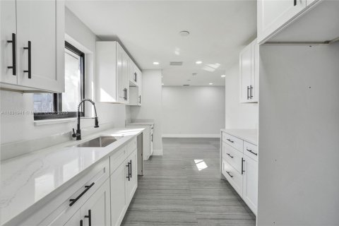 Casa en venta en Dania Beach, Florida, 3 dormitorios, 139.73 m2 № 1809221 - foto 8