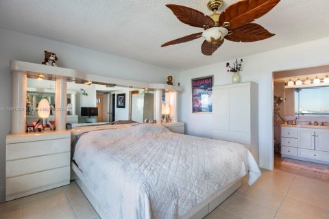 Condominio en venta en Miami Beach, Florida, 2 dormitorios, 94.76 m2 № 1892130 - foto 14