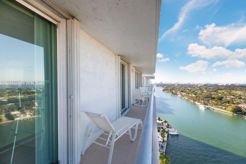Condominio en venta en Miami Beach, Florida, 2 dormitorios, 94.76 m2 № 1892130 - foto 19