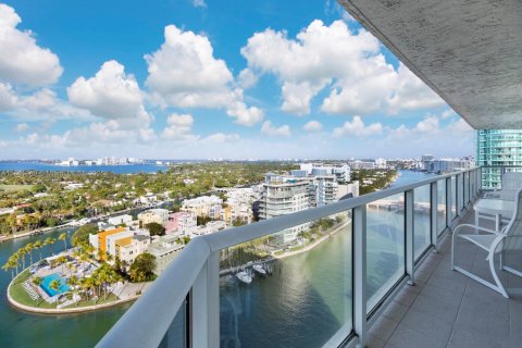 Condominio en venta en Miami Beach, Florida, 2 dormitorios, 94.76 m2 № 1892130 - foto 1