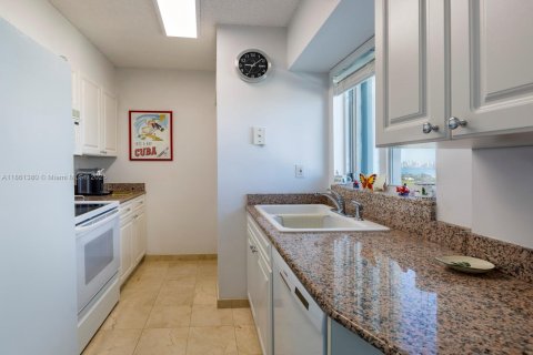 Condominio en venta en Miami Beach, Florida, 2 dormitorios, 94.76 m2 № 1892130 - foto 10