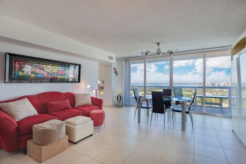 Condominio en venta en Miami Beach, Florida, 2 dormitorios, 94.76 m2 № 1892130 - foto 2