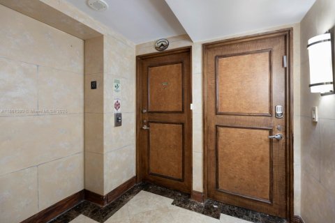 Condominio en venta en Miami Beach, Florida, 2 dormitorios, 94.76 m2 № 1892130 - foto 20