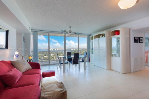 Condominio en venta en Miami Beach, Florida, 2 dormitorios, 94.76 m2 № 1892130 - foto 3