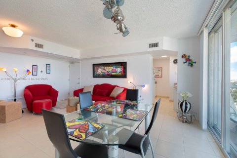 Condominio en venta en Miami Beach, Florida, 2 dormitorios, 94.76 m2 № 1892130 - foto 7