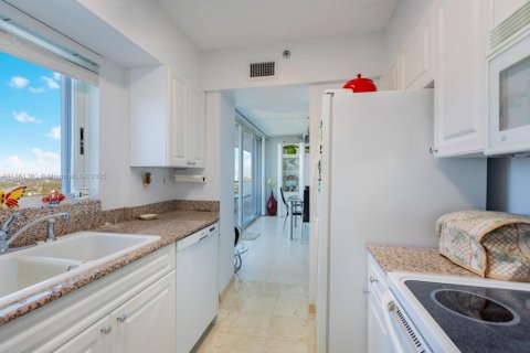 Condominio en venta en Miami Beach, Florida, 2 dormitorios, 94.76 m2 № 1892130 - foto 9