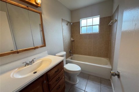 House in Deltona, Florida 3 bedrooms, 138.7 sq.m. № 1852540 - photo 9
